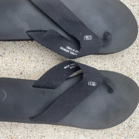 OP Classic Black Flip Flops - Picture 1 of 4